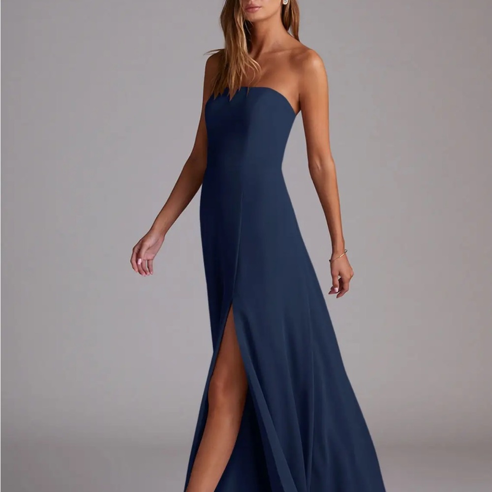 Elegant Navy Blue Strapless Dress
